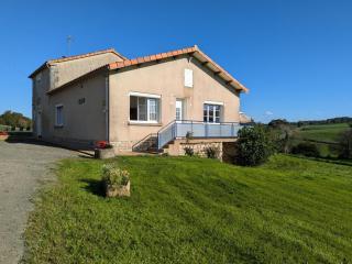 Maison spacieuse avec piscine privée, climatisation, Wi-Fi, animaux acceptés et parking - FR-1-653-268 - Montbron - 9