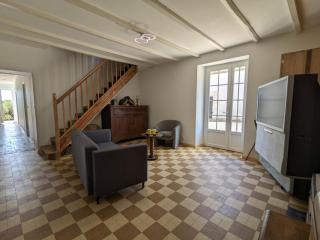 Maison spacieuse avec piscine privée, climatisation, Wi-Fi, animaux acceptés et parking - FR-1-653-268 - Montbron - 1