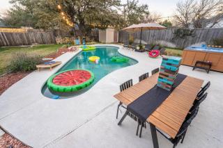 5bd 3 ba ATX Pool Hot Tub Theater Arcade - Austin - 5