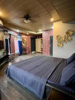 Luxury Penthouse with Ganga View - 1