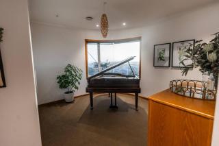 Hilltop Escape - Spa & Views - Greymouth - 6
