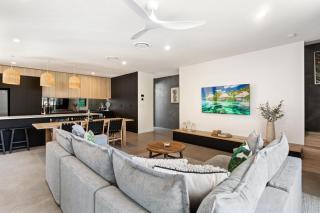 The Smith luxury holiday home near beach - 7