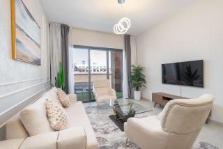 A Fantastic 1 Bed Flat Located in JVC - Dubai - 9