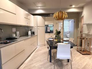 Stunning Modern 2-Floor House with 3 Ensuite Rooms - Londra - 4