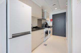 Spacious 1-Bedroom Apartment at Carson C in Damac Hills with Peaceful Vibes - Dubai - 8