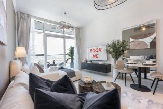 Spacious 1-Bedroom Apartment at Carson C in Damac Hills with Peaceful Vibes - Dubai - 0