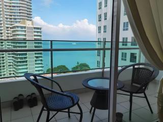 Mansion One Luxurious Seaview Vacation Homes - George Town - 0