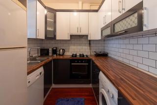 Authentic and Spacious 3BR Flat w AC and Balcony - Istanbul - 4