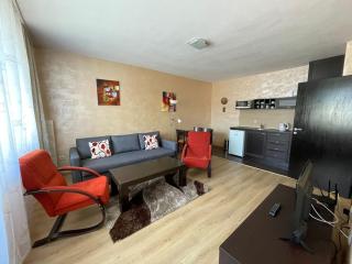 Bansko Royal Towers Thea Apartment - Bansko - 3