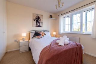 Mandarin Styles 3 Bedroom w Garden in Derby - 9