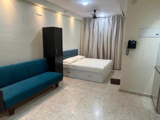 Picturesque LakeView Studio Apartment Hiranandani Estate Thane - Thane - 8