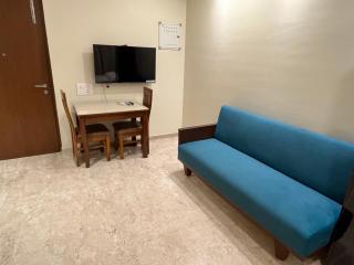 Picturesque LakeView Studio Apartment Hiranandani Estate Thane - Thane - 1