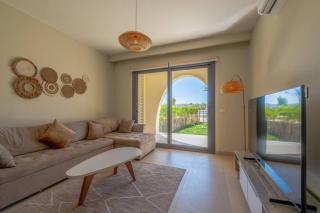 Comfy 2BR in Shedwan El Gouna Garden BBQ, Pool, Lagoon - 5