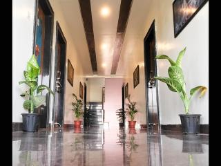 Aishwarya Lodging And Restaurant - Satara - 5