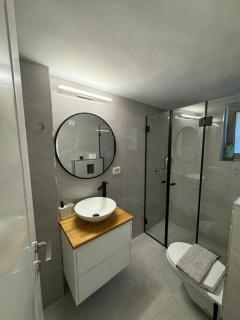 King George studio 3 - 6