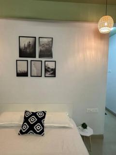 Ozone Pvt Studio Apt with Balcony in Koregaon Park Near Osho Ashram - Pune - 9