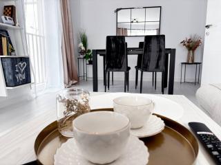Wonder Apartment With Terrace - Cluj-Napoca - 4