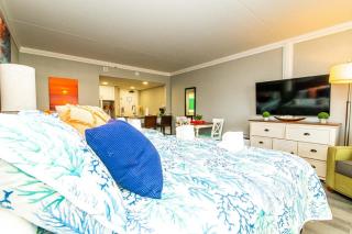 Caravelle Resort Studio w Balcony Pools Lazy River - Myrtle Beach - 4