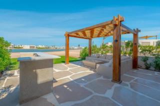 Charming 2-Lvl 3BR Lagoon Home in Shedwan El Gouna, Pool Access - Hurghada - 6