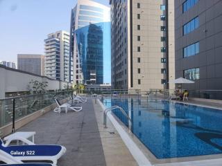 Entire 1 Bedroom Apartment with Swimming Pool andJaccuzi in Business Bay, heart of Dubai - Dubai - 3