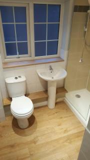Small double room Bromborough Wirral - 7