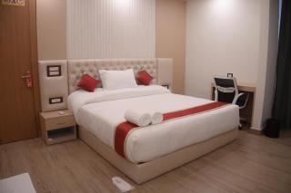 Madina Hotel - Prayagraj - 1