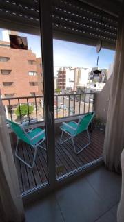 Depto luminoso, alegre y a una cuadra del mar - 1