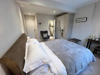 Hotel at Home in Shoreham by Sea - 1