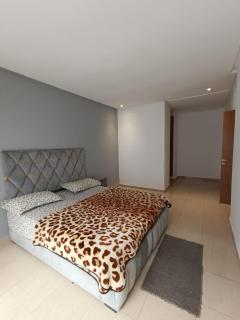 Urban Oasis Near Downtown Perfect Location and Comfort - Agadir - 1