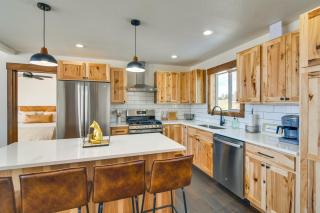 Meadowlark Mountain Club with Views of the Rockies - 3