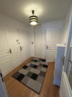 Spacious flat ideal for working or events - 7