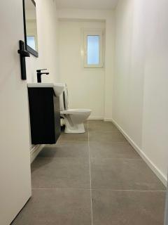 Appartement d'Exception à Saint-Étienne Spacieux 100m2 Haut de Gamme avec 2 Chambres - Saint-Étienne - 4