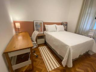 Lindo apartamento a 200 metros da praia de Copacabana, portaria 24h - Rio de Janeiro - 4