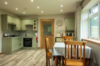 Taigh Geal Apartment - Portree - 2