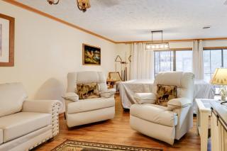 Hot Tub and Creek Gatlinburg Group Getaway! - Gatlinburg - 3