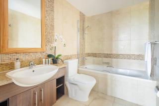 Daniels 1BR at The Greens with Golf Course View - Dubai - 2