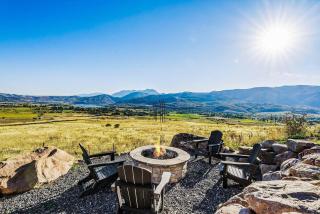 New Mountain Luxury and Wellness Retreat Full Home - 8