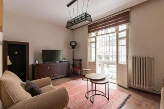 Historic 2BR Nisantasi Sisli Flat High Ceilings - 0