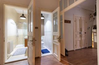 Historic 2BR Nisantasi Sisli Flat High Ceilings - 6