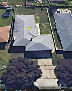 Spacious 2 bedroom home in Niles, Illinois with office, full kitchen and 2 baths - 8
