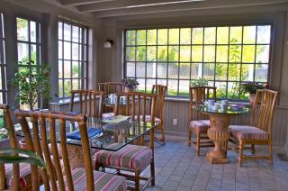 Hilltop Inn - Newport - 2