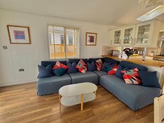 Salcombe Retreat Lodge 2 - 9