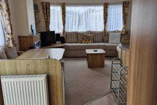 3-Bed Caravan - Sleeps 8 - Pet Friendly - Pool - Skegness - 8