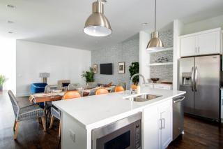 Large Home with Rooftop & Views Sleeps 12 - Nashville - 5