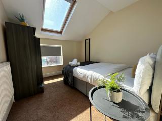 Modern 5 Bedroom House Near Lark Lane - Liverpool - 3