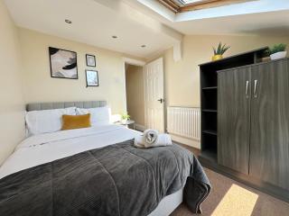 Modern 5 Bedroom House Near Lark Lane - Liverpool - 4