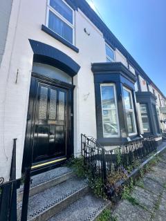 Modern 5 Bedroom House Near Lark Lane - Liverpool - 8