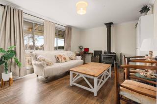 Cooinda, A 3 Bedroom Home Near Mayfield Garden - 0