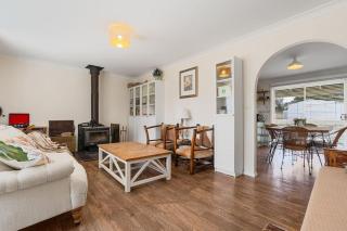 Cooinda, A 3 Bedroom Home Near Mayfield Garden - 9