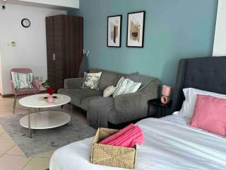 Beautiful Studio Apartment - 7